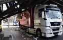 LKW blieb unter Bruecke haengen Koeln Deutz Opladenerstr Deutz Muelheimerstr P008